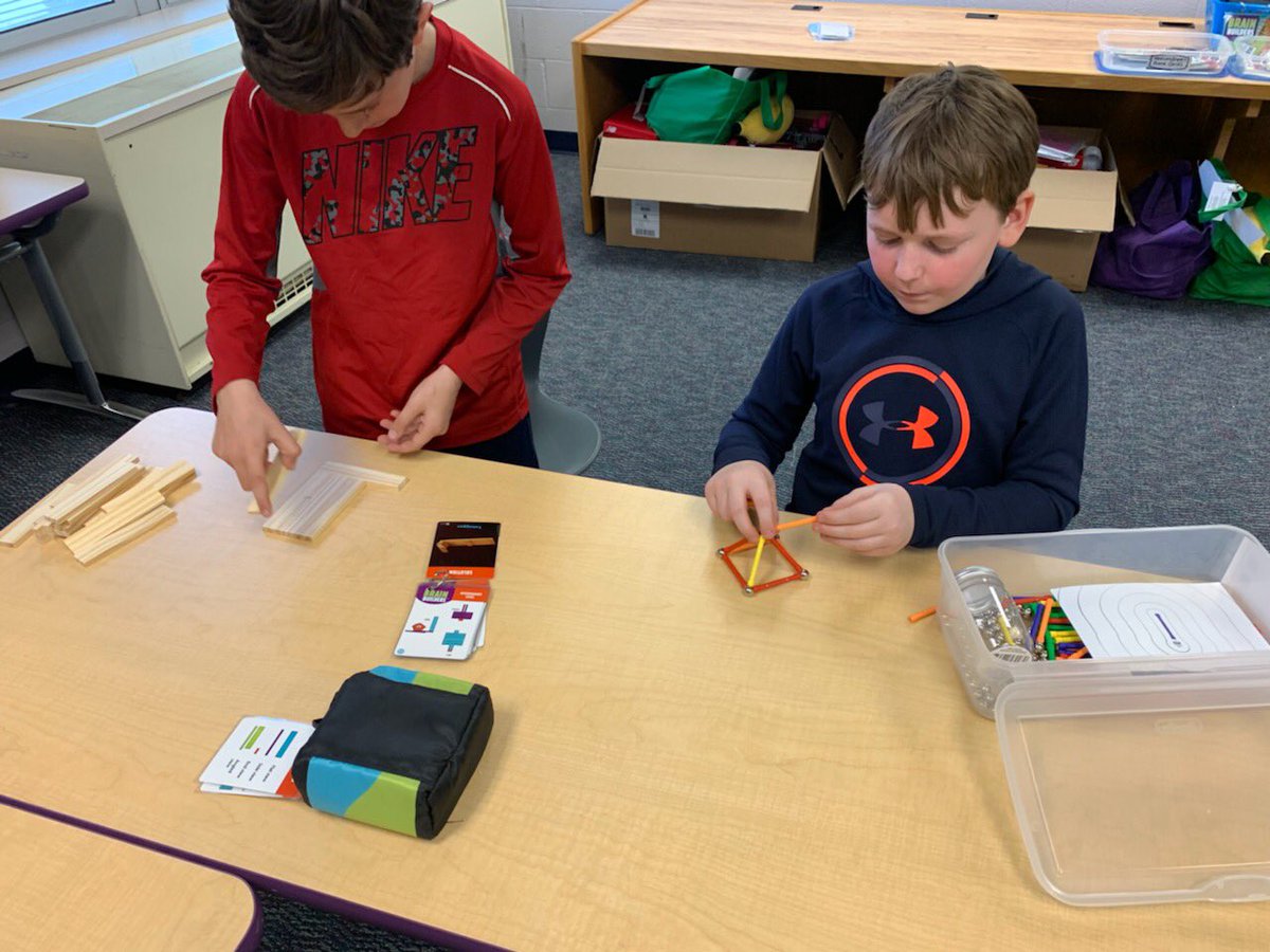 AdaFHPS's tweet photo. Our 4th graders had fun in our new STEM lab this week! Thank you @MsBennett4th for your hard work getting this new lab set up. Thank @FHPSFoundation for your generous grant that made our new lab a possibility! https://t.co/IwWk1uomjy