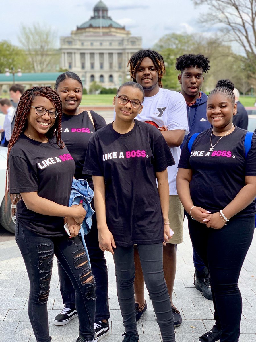 girlzfortech's tweet image. Our After High School What’s Next College Tour in partnership
W/ Wilson-Gray YMCA Youth and Family Center was a success!! Students received powerful messages from collegiate professionals 🙌🏾🙌🏾🙌🏾 #HartfordHasIt #GirlsForTechnology #LikeABoss #APeoplesJourney