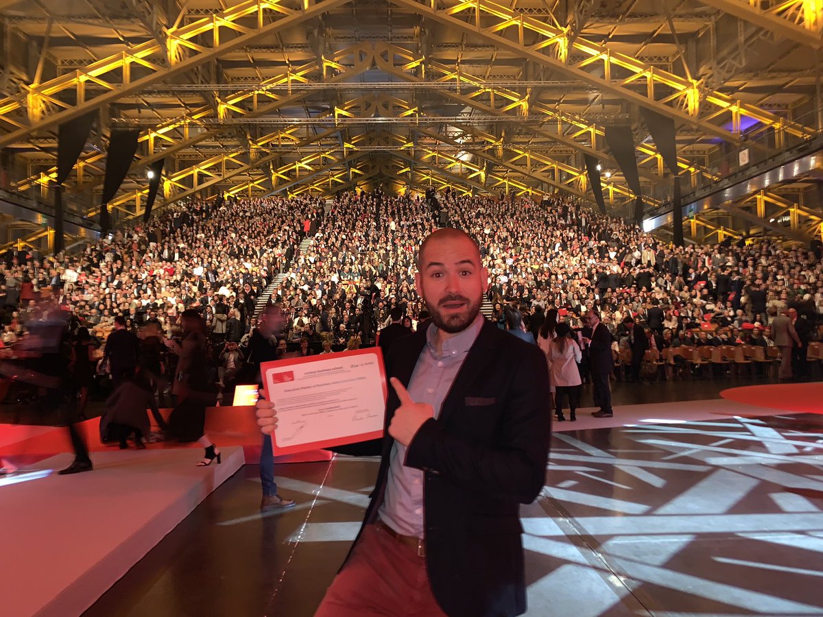benoitnarbonnet's tweet photo. Avec un peu de nostalgie, de fierté (et de soulagement) j’ai enfin reçu mon #MBA 2 ans d’efforts pour moi et mes proches qui prennent fin ce soir et plein d’idées pour valoriser ce diplôme sérieux mais sans se prendre au sérieux. Le meilleur reste à venir 💪🏻 @EMLYON #earlymakers https://t.co/Hu0YFkhUMZ