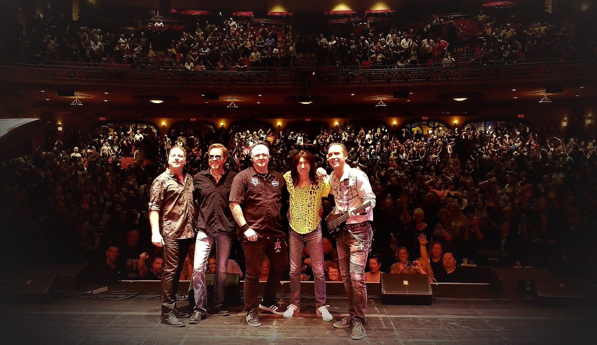 E5C4P3JrnyTrib's tweet photo. What a fantastic crowd last night the @akroncivic 💥💯 Thank You All‼️ Summer tour dates will be on our website soon, check https://t.co/LG404K3a2H Next show - Apr 26 @musicboxcle #Journey #TributeBand #Escpae https://t.co/TM0DWMUPa5