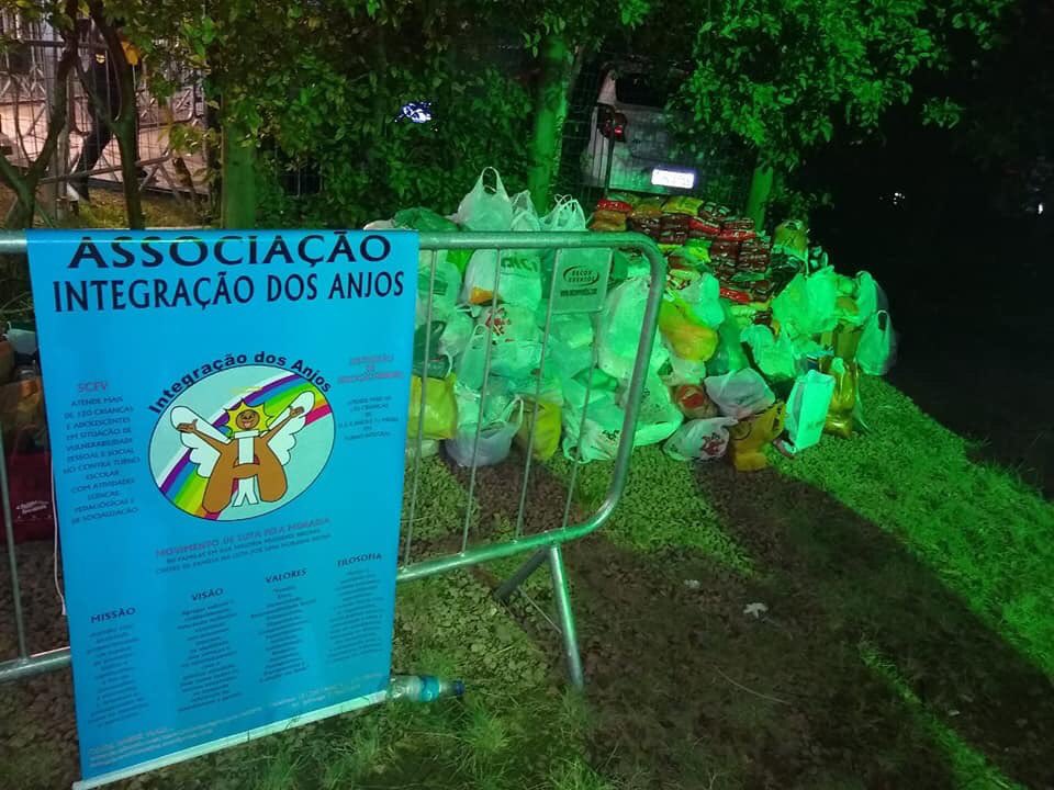 troopeventos's tweet photo. Mais uma oportunidade de ajudar o próximo aproveitada.

Para nós da Tropa Produções é imensa a satisfação de também estar incentivando e apoiando ONG’s que fazem o bem. No Samba da Tropa - #LEGADO, todo o alimento recolhido foi doado para Associação Integração dos Anjos . https://t.co/fvb65ljCxa
