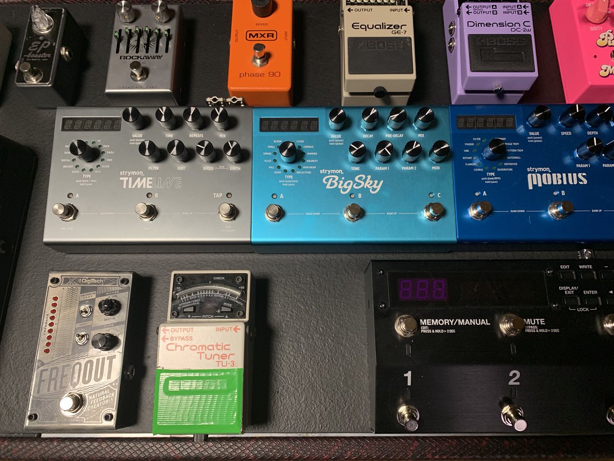 LouieLively's tweet photo. My #ProjectPedalBoard is nearing completion. Most of the real estate is spoken for, but one tiny little spot remains. Looks like the perfect place for a @strymon #MiniSwitch. Thoughts? #RockstarLife #InsertStrymonHere 🎸 https://t.co/T3Bm9tBPNo