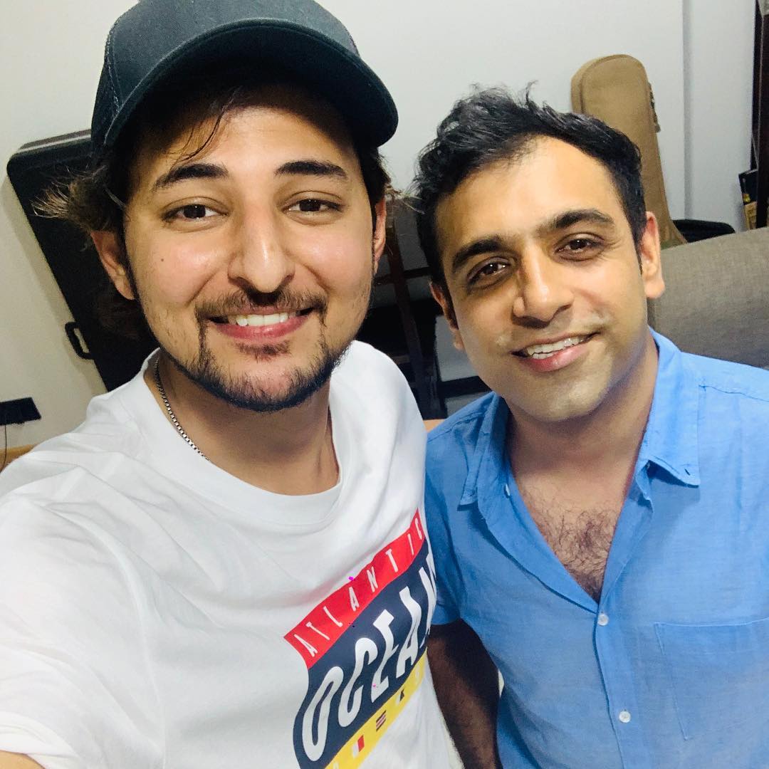 BeeForBlue's tweet photo. After #EkLadkiKoDekhaTohAisaLaga, excited for @DarshanRavalDZ and @RochakTweets's next?

#darshanraval #darshankikhabar #thisjusthappened  #50shadesofblue #50ShadesOfDarshanRaval #beeforblue https://t.co/PCsqgAkXOA