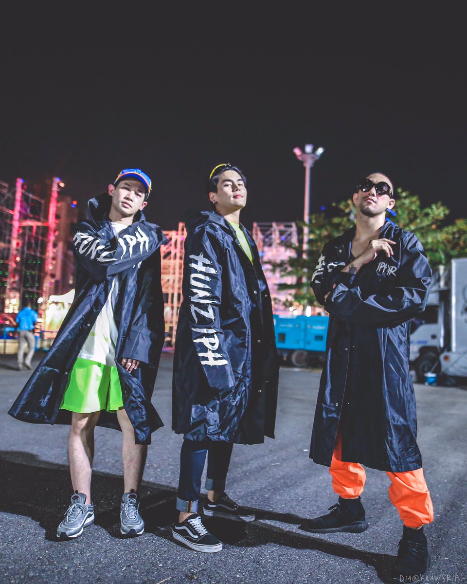 keawsrip's tweet photo. IPH NEVER DIE
🔫💦 @Hunz_IPH #HunzIPH #IPHTOUR
#SongkranColorSplash
#SongkranFestival2019 https://t.co/3Ebxhy9Rex