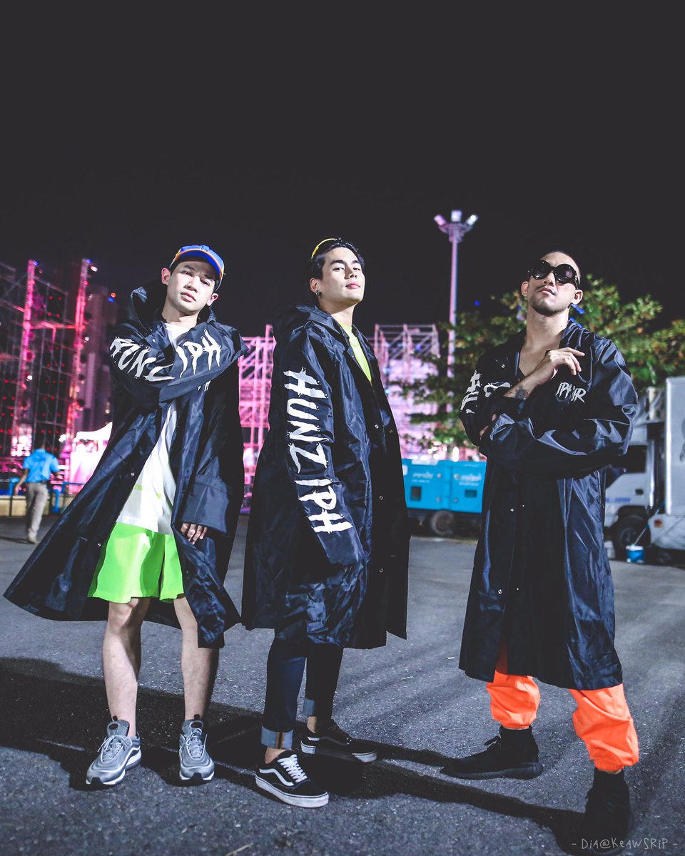 keawsrip's tweet photo. IPH NEVER DIE
🔫💦 @Hunz_IPH #HunzIPH #IPHTOUR
#SongkranColorSplash
#SongkranFestival2019 https://t.co/3Ebxhy9Rex