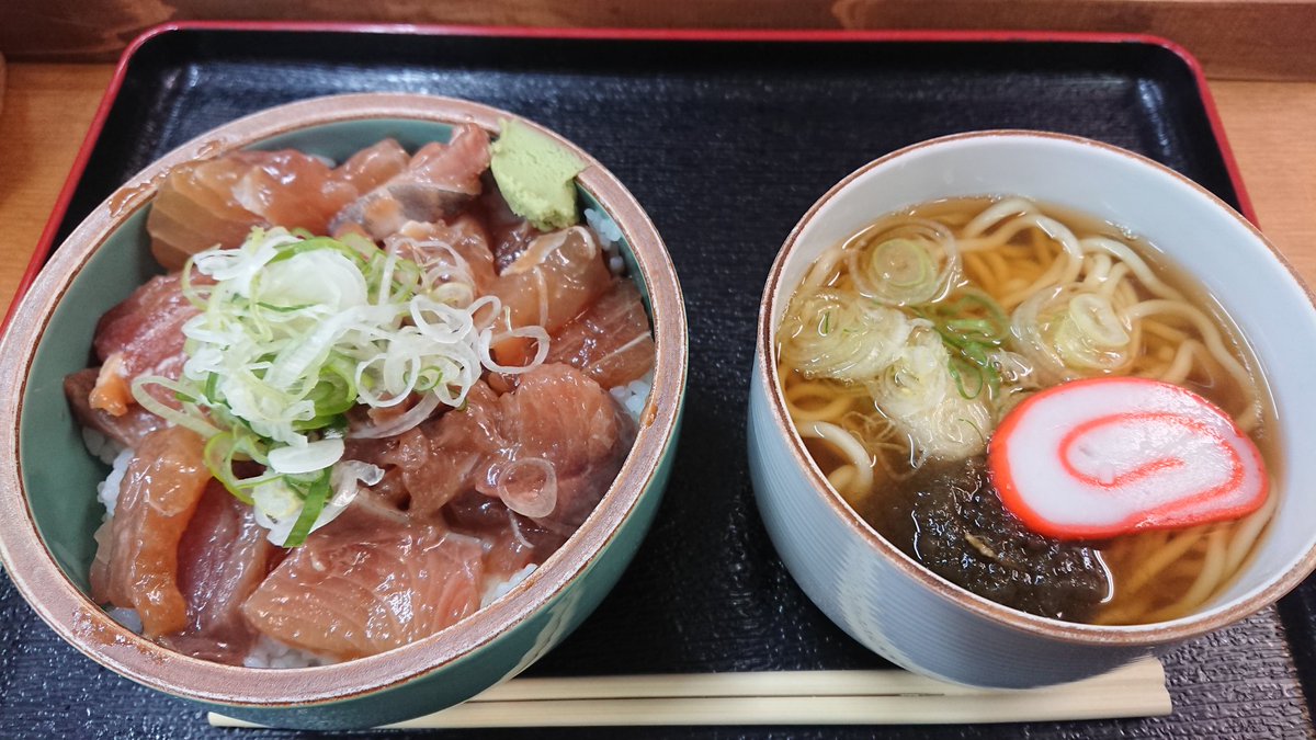 Mu Mako Metal 富山の新湊にある きときと食堂で朝食 まかないづけ丼とかけ中 小 Mu Mako Metal 富山の新湊にある きときと食堂で朝食 まかないづけ丼とかけ中 小