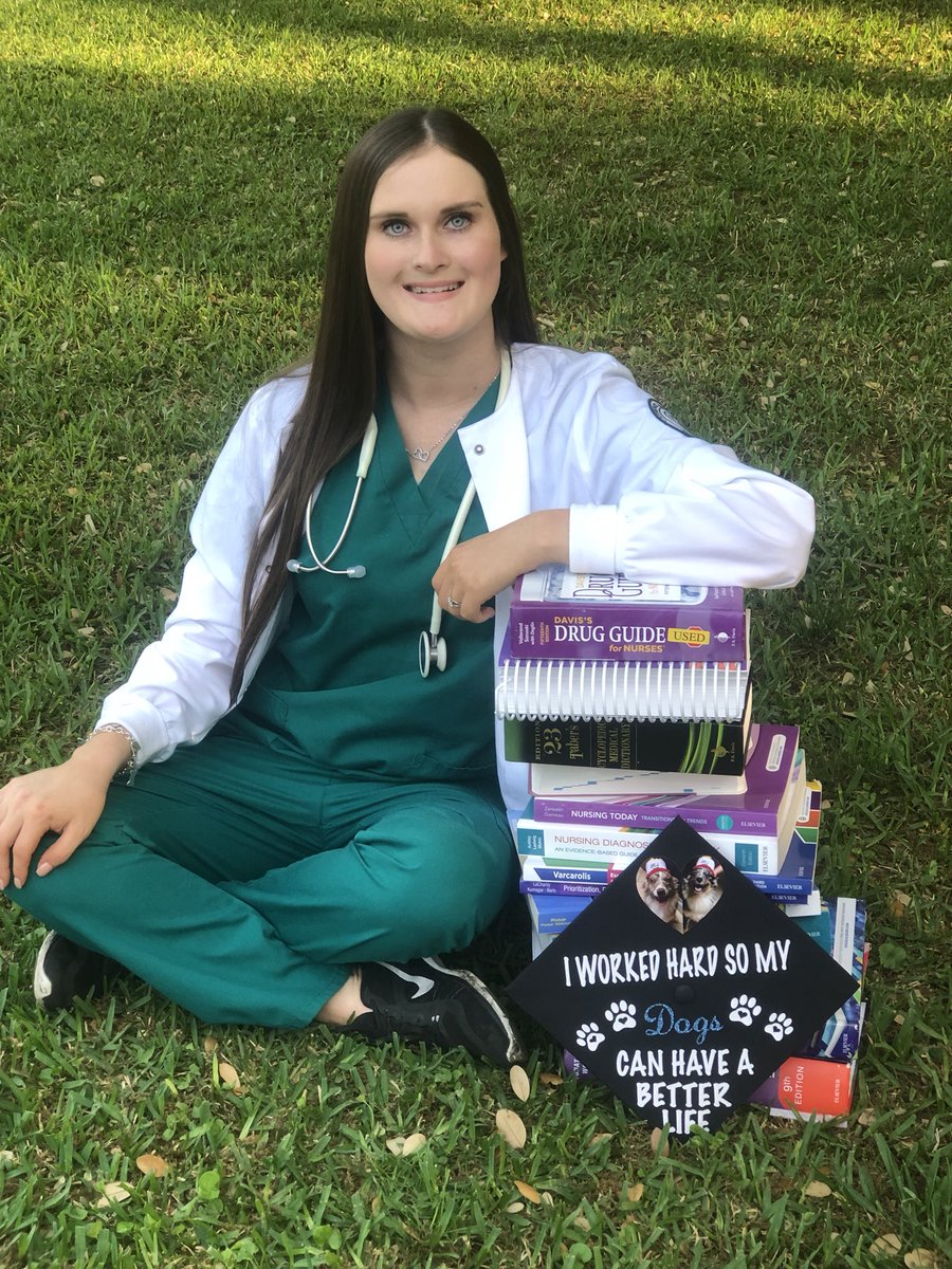 madisonlynn44's tweet photo. 26 days until graduation!👩🏻‍🎓👩🏻‍⚕️🎉 https://t.co/L4TZHU5595