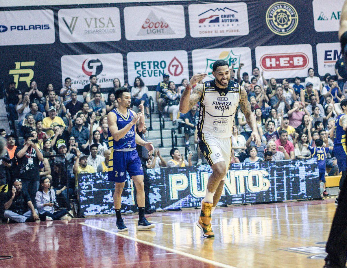 Fuerza_Regia's tweet photo. ¡ Imágenes de la primera mitad ! #FuerzaRegia @CapitanesCDMX @LNBPoficial #FinalesLNBP https://t.co/8fA2x3Ssa1