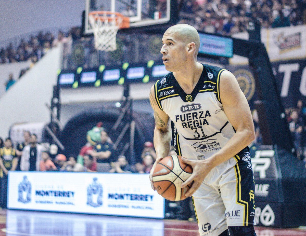 Fuerza_Regia's tweet photo. ¡ Imágenes de la primera mitad ! #FuerzaRegia @CapitanesCDMX @LNBPoficial #FinalesLNBP https://t.co/8fA2x3Ssa1