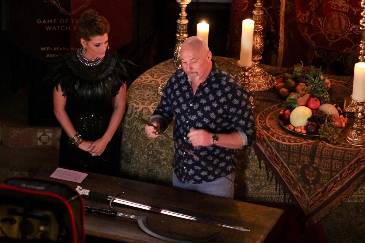 MuseumCastle's tweet photo. #GameOfThornes weapons master Tommy Dunne here in the great hall showing us Longclaw and Needle. @Xfinity #xfinitywatchathon @HBO https://t.co/qG9ob133r7
