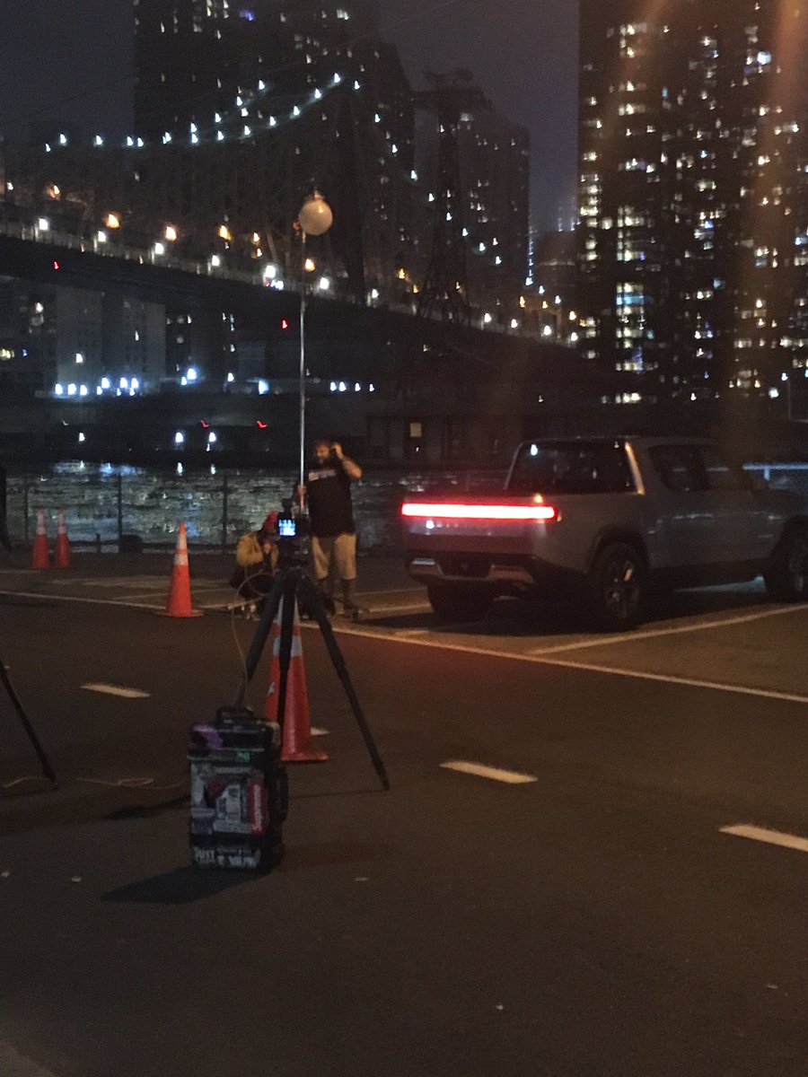makeupmaestra's tweet photo. just saw a very cool electric pickup on roosevelt island. never heard of @Rivian until today, but what a gorgeous car! https://t.co/vESC0iKKbG