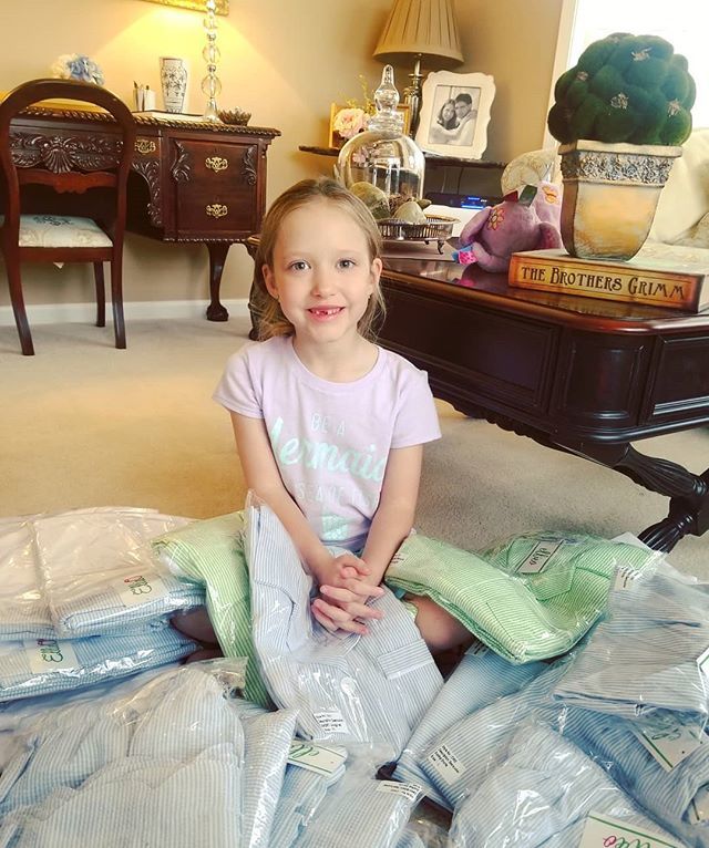 ElegantMonogram's tweet photo. My helper!
💕💕💕
#wedding #weddingplanning #weddingseason #monogram #personalized #loveit #love #monogrammed #monogrammedgifts #bride #engaged #engaged💍 #bridesmaids #bride #ido #groomsmengift #groom https://t.co/MErUzLBsv2 https://t.co/8EoVf0LFja