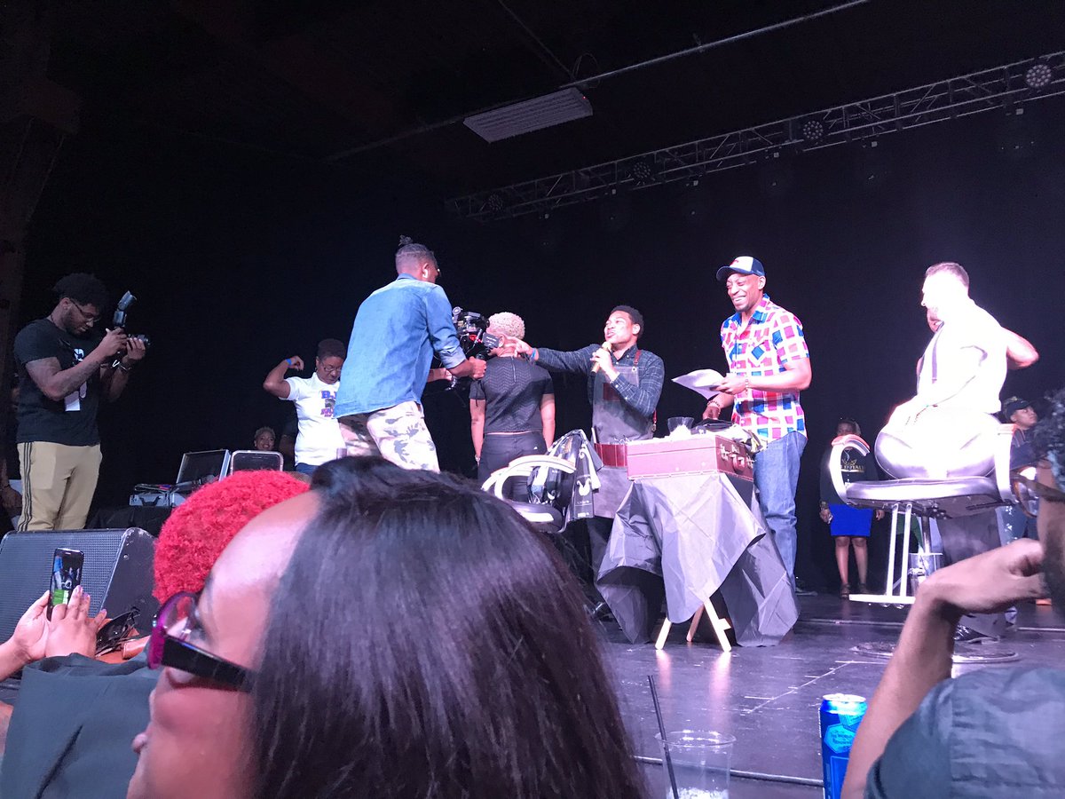 varionwalton's tweet photo. HAIR RAISING: Supporting local barbers as they โshowcaseโ and support the โNEXT GENERATIONโ of ๐ Barbers in Chattanooga! #UpNextBarberShow2019 #CloseCut #StraightEdge https://t.co/uubex44W4G