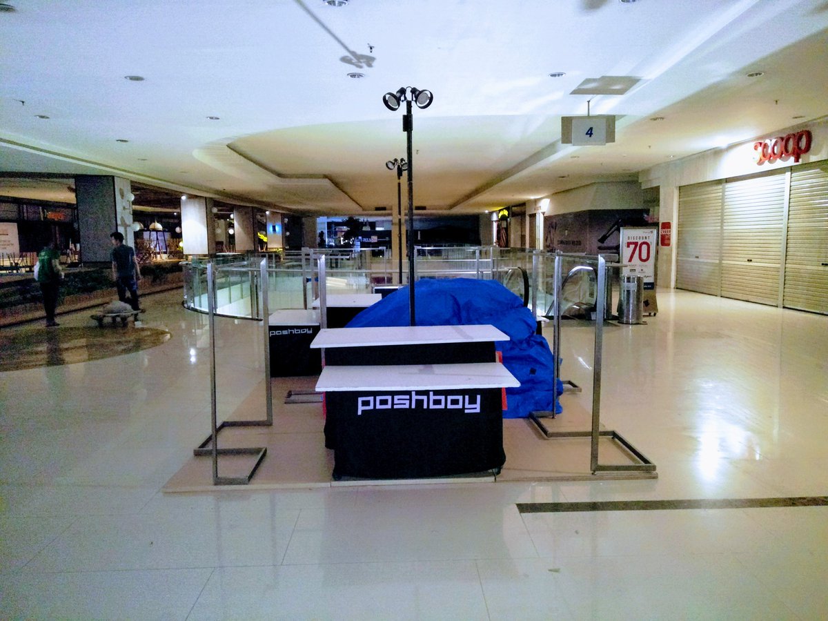ancha_ml's tweet photo. Minggu, 14 april 2019 || load-in EMPORIUM PLUIT mall POSHBOY exhibition @01:15 o'clock ... finishing !!!!!!! https://t.co/yT4QkKh5mU