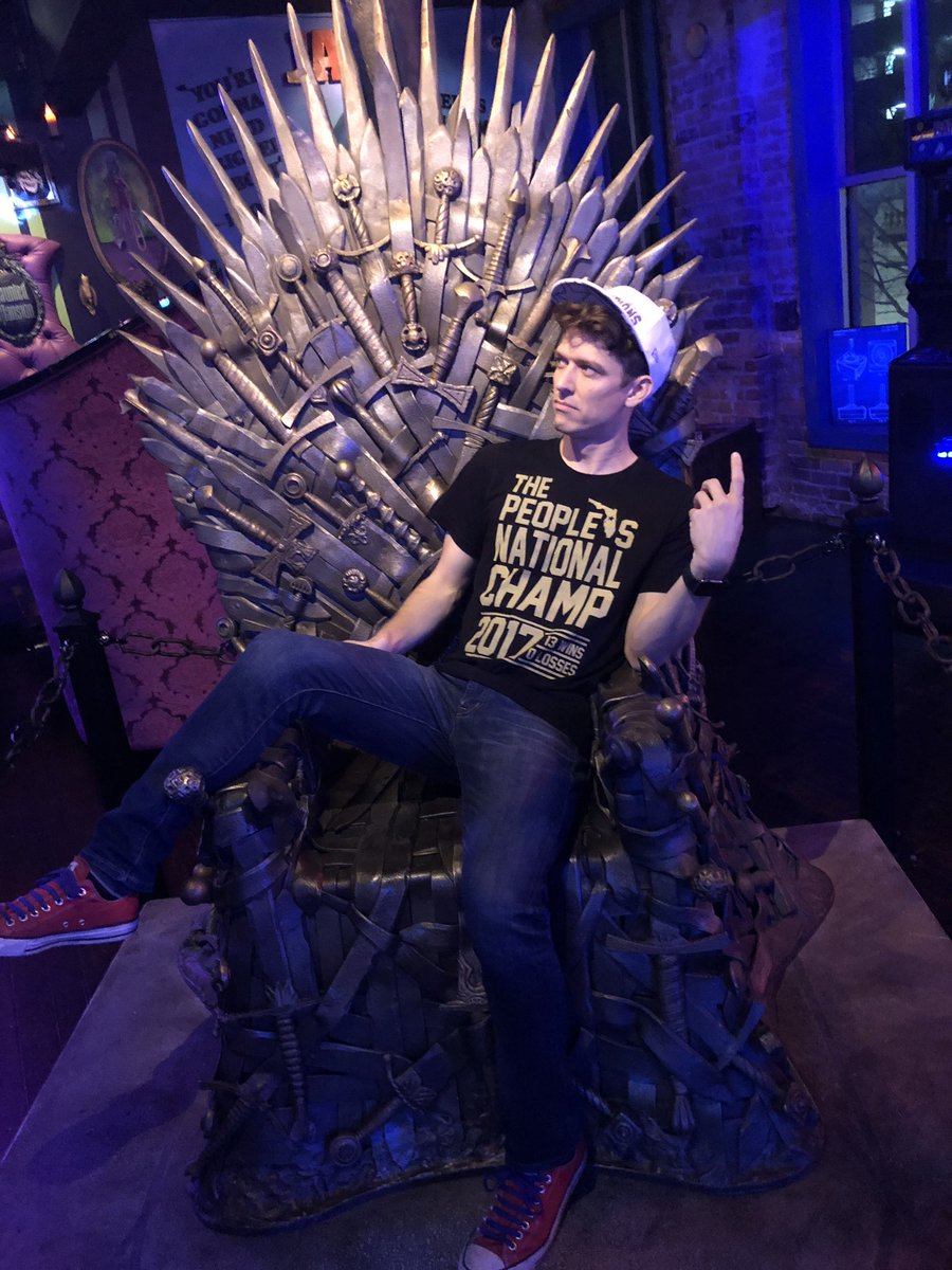 Happy #GameOfThrones day! Who is ready for tonight ?!