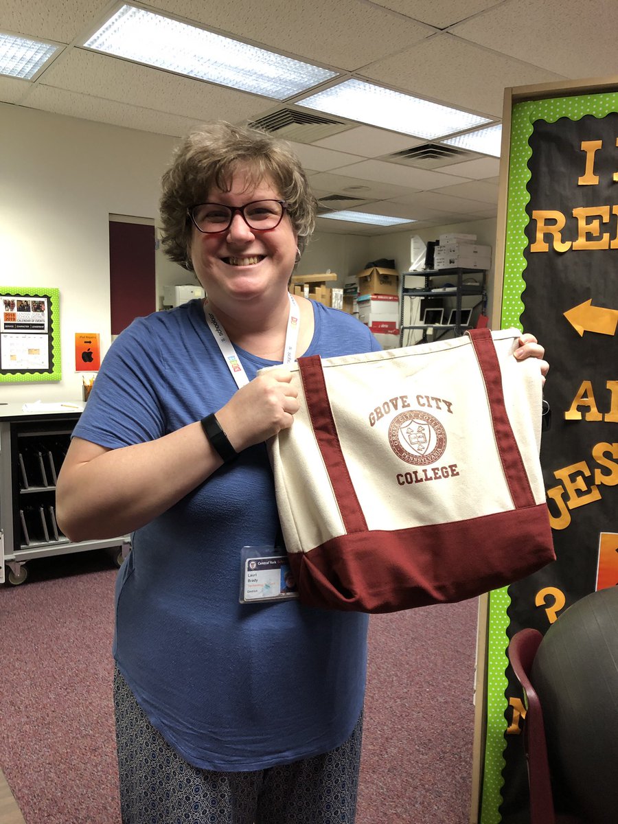 lauribrady's tweet photo. Thanks to @GroveCtyCollege bookstore for donating great swag to @Edcampgcc! Toted my bag as a proud GCC alumni this week! #EdCampGCC #lovemyalmamater https://t.co/erwL7BALCu