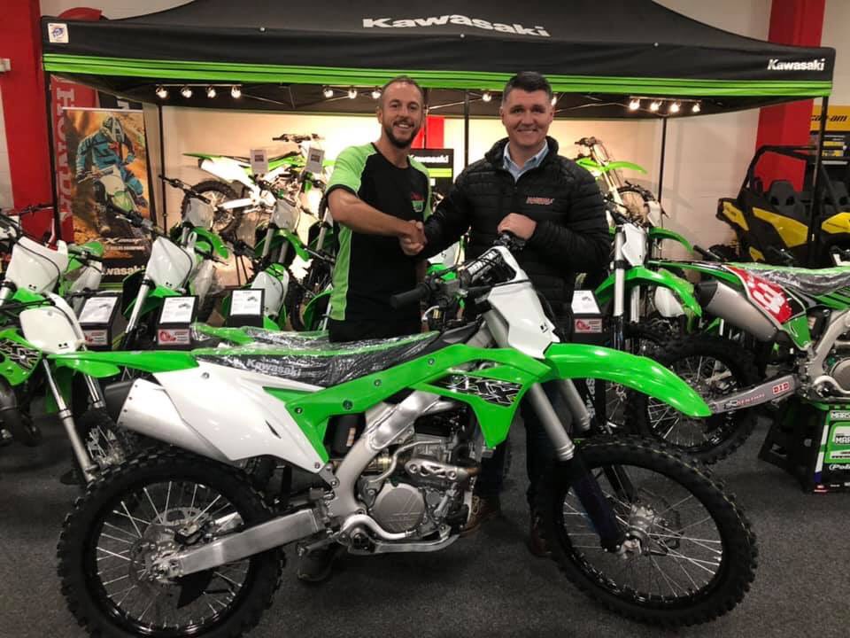 reesracing25's tweet photo. Loving the new whip from @MarshMXwales 😎🏁 So grateful to @Kawasaki_News for the continued support 👍

#reesracing #25 #raceteam #motorbike #motorbikes #motocross #motorcycle #motorcycles #motorbikeracing #roadracing #roadracer #kawasaki #teamgreen #iomtt #support #sponsorship https://t.co/EuAFL0rSyG