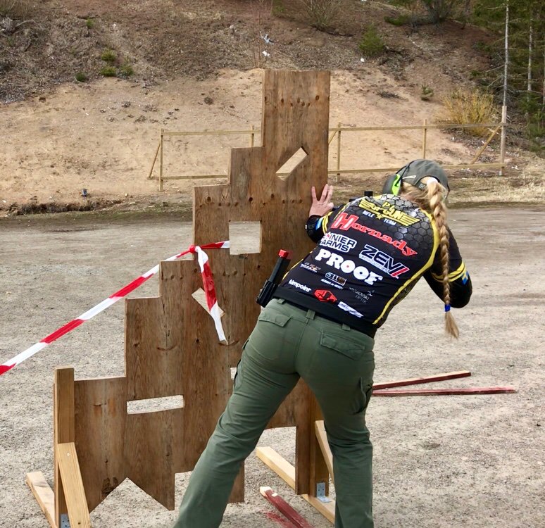 PiaClerte's tweet photo. Sunday is gunday! Today we shot Allsvenskan IPSC Rifle at UDS.
Someone needs to practice her weak shoulder shooting... 😬
#pewpew #pewpewlife #womenwhoshoot #allsvenskan #ipsc #gunday #rifle #ar15 #rangeday #hornady #swarovskioptik #aimpoint #elftmann #511tactical #proof https://t.co/MxZCmuBZH3