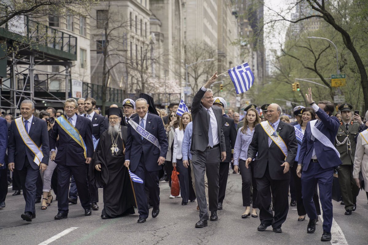 A large crowd of spectators and participants celebrate at the Greek Independence Day Parade along NYC’s 5th Avenue. #nyc #NewYork #GreekIndependenceDay #GreekIndependenceDayparade  #greeknews #GreekIndependence #SundayFunday #nbc4ny #cbsnewyork #abc7ny #evzones
