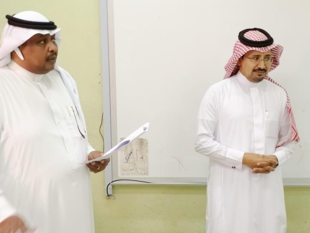 زيارتي اليوم الى متوسطة عبدالله بن عباس ابتدائية الندوة.  للإشراف على الاختبارات المركزية... وقابلت خلال الزيارة اخوة اوفياء كنا معا في هذه المدرسه .فقط تغير المبنى لكن بقي الحب والود والابتسامة الصادقة ثابتة وكأن حاضر اليوم  هوالماضي ..شكرا م/ ابن عباس.تحية  ايها الماضي الجميل.