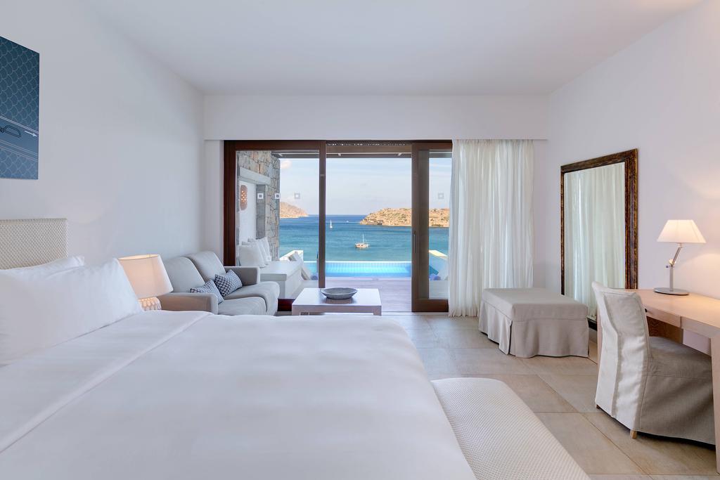 HolidayDeluxe's tweet photo. Blue Palace, a Luxury Collection Resort and Spa, Crete 
Set on Elounda coast, the 5-star Blue Palace, a Luxury Collection Resort and Spa, combines luxurious accommodations with award-winning cuisine and a state-of-the-art spa. 
https://t.co/NQvuCaHIaI https://t.co/3zx10QYSbF