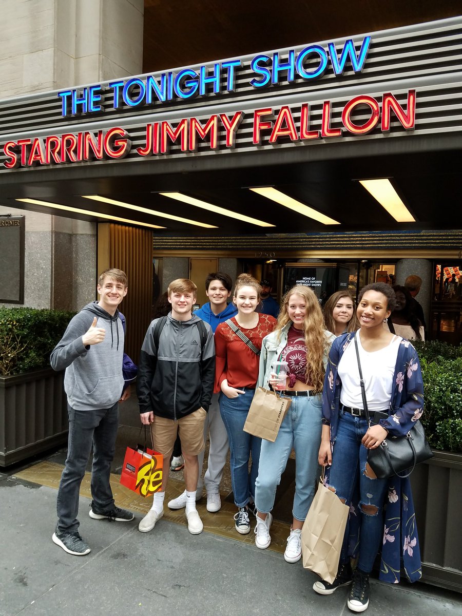 ChieftainVei's tweet photo. VE still going strong...making the most of their time in NY. Don't see this everyday. https://t.co/t9ToTRWh5M