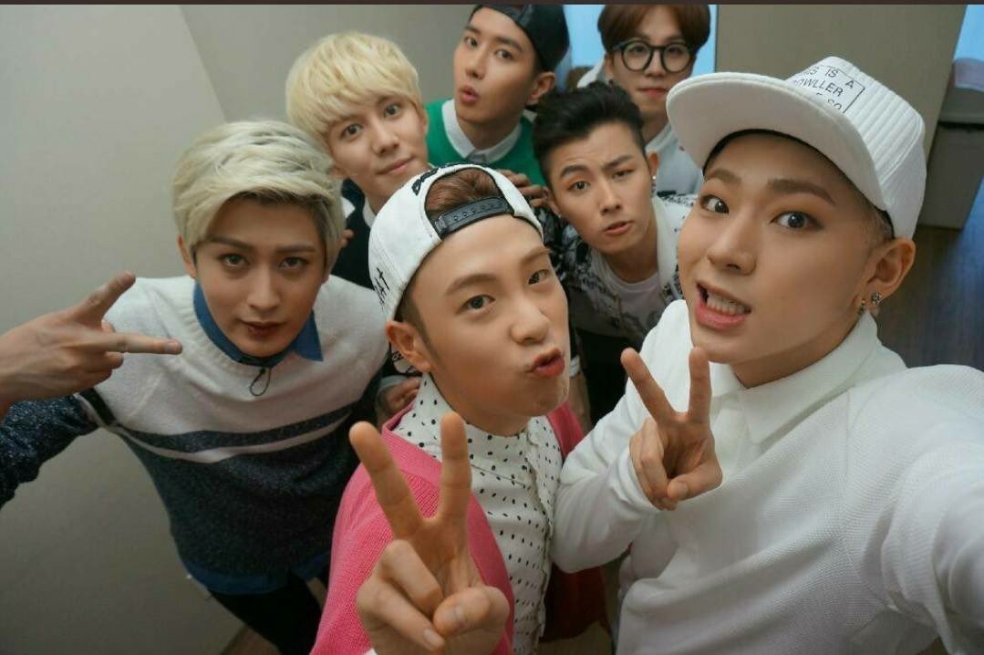 Kim_DE26's tweet photo. BlockB8周年おめでとぅ!!
これからもずっと追いかけてくッッッ
#HappyBlockBday
#BlockB
#blockbisforever7 https://t.co/wLTy2DEprZ