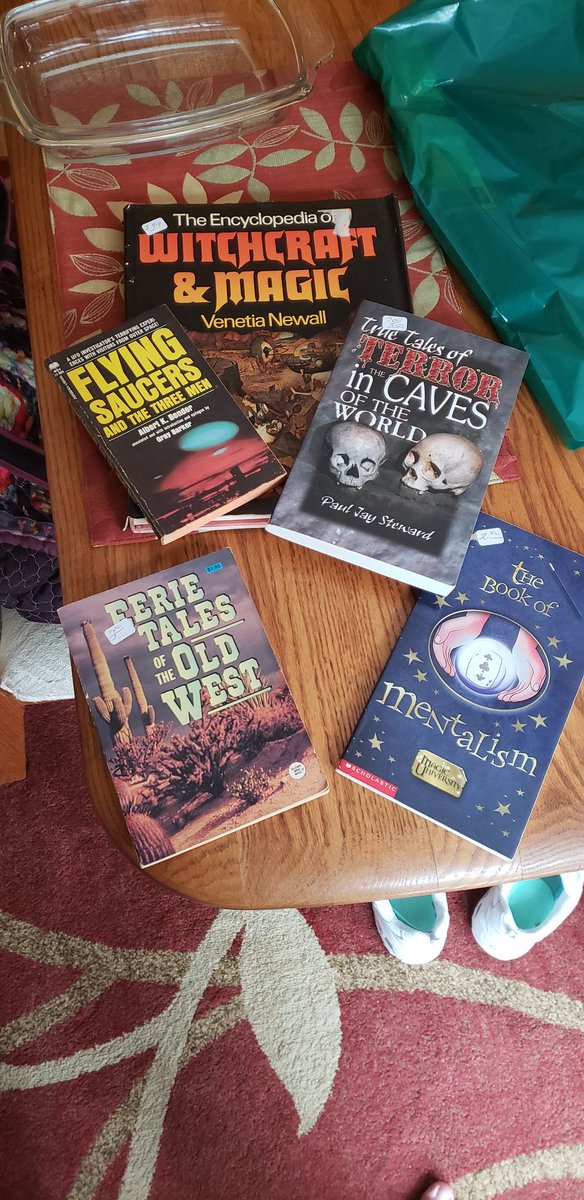 chris_jimines's tweet photo. Used book store finds! #paranormal #getweird #CJPI https://t.co/h2dDvW2ZoB