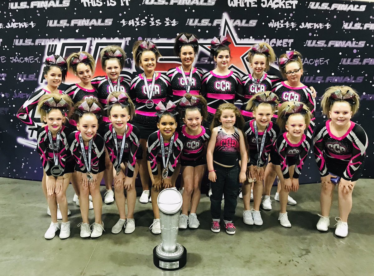 MJMichelleJones's tweet photo. Cheeriffic Allstars Pink Ladies💕🖤 US Finals Louisville 2019🏆 #junior2 #usfinals19 #endittogether #thisisit https://t.co/Smxclod5Ps
