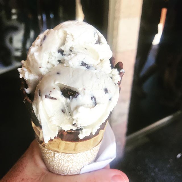 StephaniesDish's tweet photo. Been dying for an ice cream fix for a week now! I scratched the itch today @hagendazss with vanilla chocolate chip!
.
.
.
#stephaniesdish#weeklydish #icecreamfix https://t.co/OWqVbSu1vo https://t.co/K7kz6sYPLt