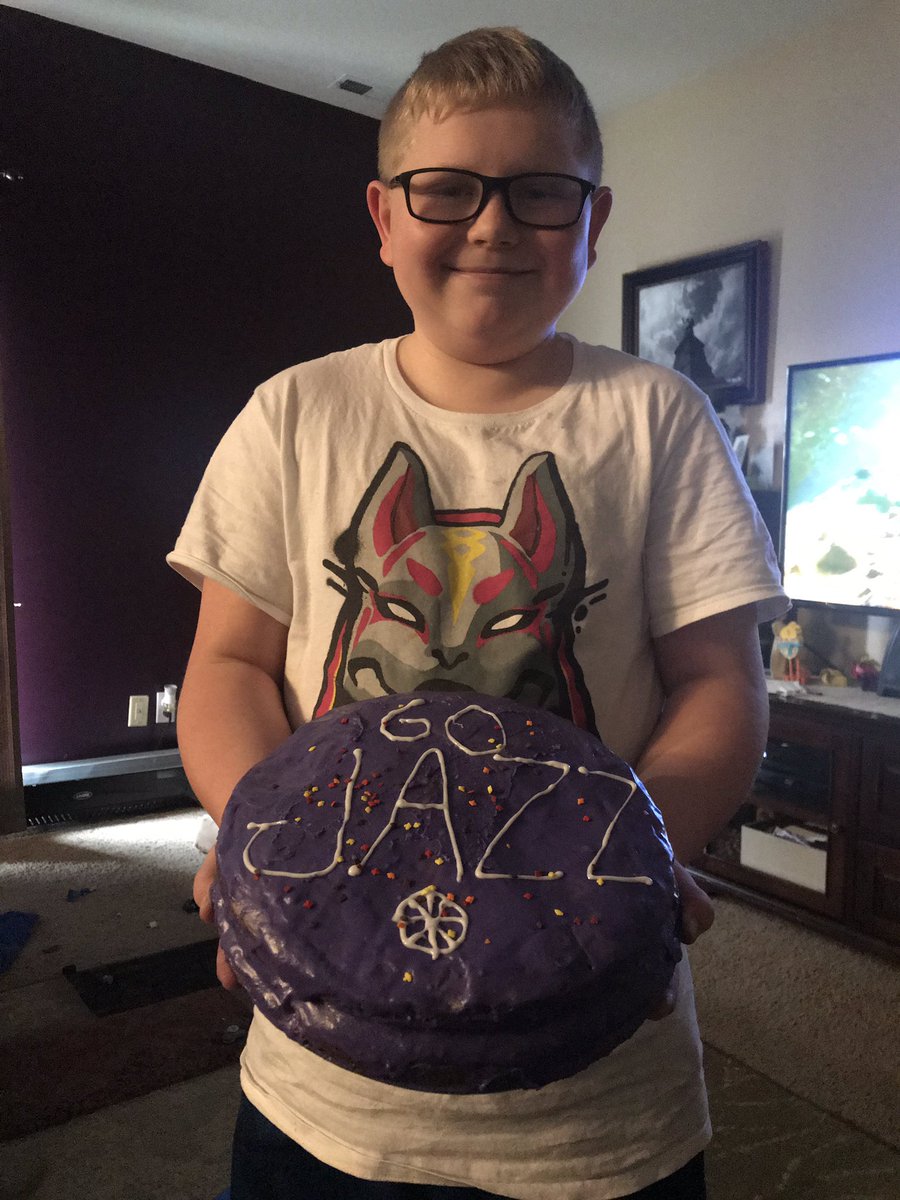 LesaBridge's tweet photo. Grandson Kaden made this on his own - so excited for GAME 1!! #UTAatHOU #TeamisEverything https://t.co/90nlb1AVpH