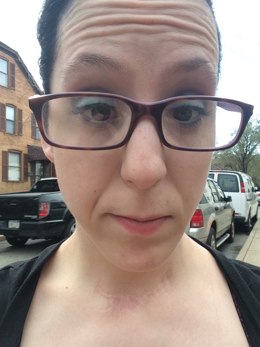 Accidentally slept in my makeup last night but damn does this eyeshadow hold! Definitely gonna have to get more #JeffreeStarCosmetics