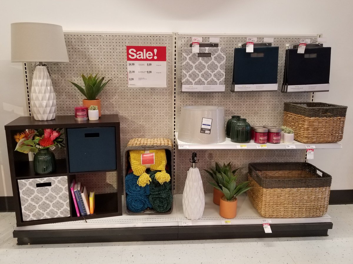 It might be snowing today but T3221 is ready for Spring! Check out the great deals in Home Decor &amp; Organization in this week's Ad and refresh your space! #Target #LincolnPark #Chicago #Spring #TargetRun #florals #neon #homedecor <a href="/LunaJonathan7/">Jonathan Luna</a> <a href="/targetterra/">Terra</a>