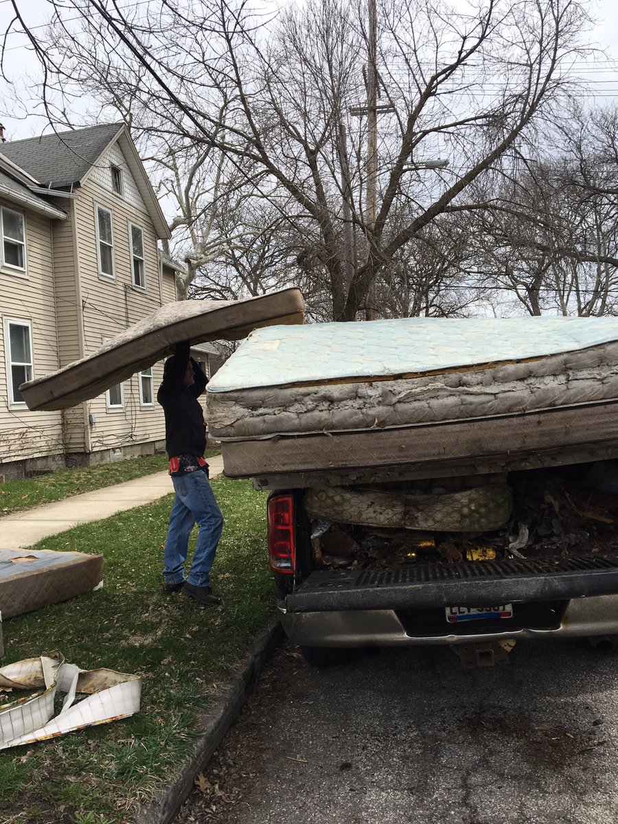 thingalee's tweet image. Junk hauling Cleveland, garage tear-down. Call 216-254-0256 for an appointment!