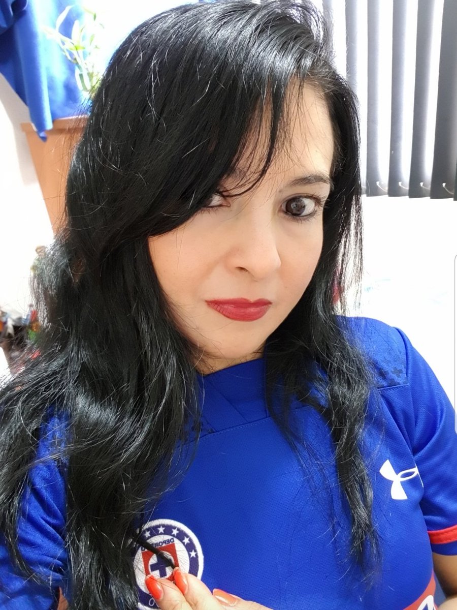 magdamaldonad12's tweet photo. @Cruz_Azul_FC Celestes hoy no es un partido cualquiera hoy vamos por los tres puntos con la mejor actitud🔵⚽️👏🏼👏🏼👏🏼👏🏼👏🏼👊💪 y como siempre yo lista esperando éste gran encuentro #ClasicoJoven
#CruzAzul
#EternamenteAzul
#UnionAzul https://t.co/Qcc37LMf0t