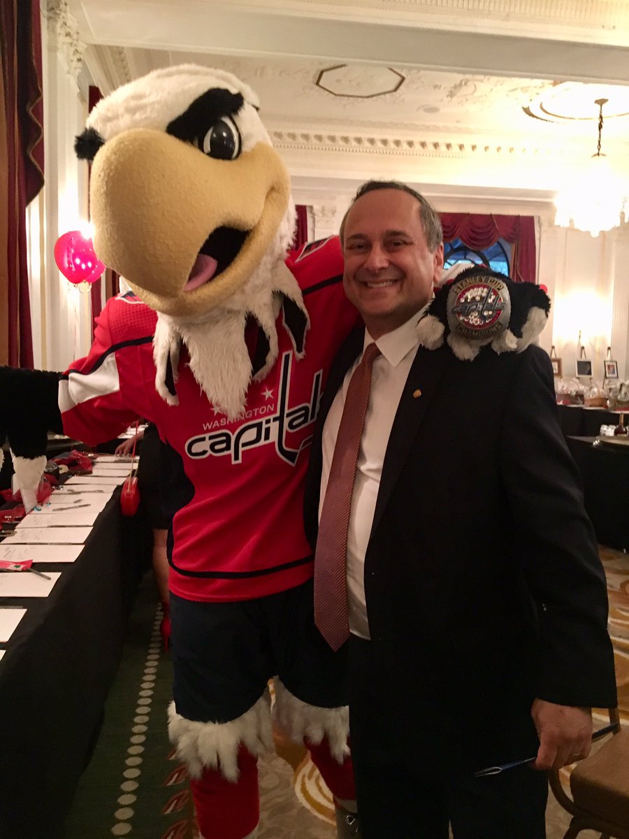 Had a great time at the <a href="/YourEyesDC/">Prevention of Blindness Society of Metro. Wash.</a> Gala last night. #ALLCAPS