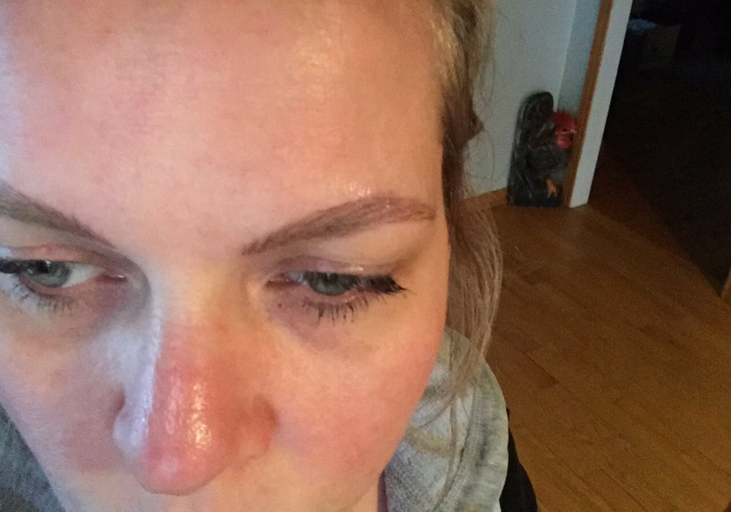 suuZeeQuZee's tweet photo. My girl Casey did my brows #microblading #brows https://t.co/o4OFi0nJcJ