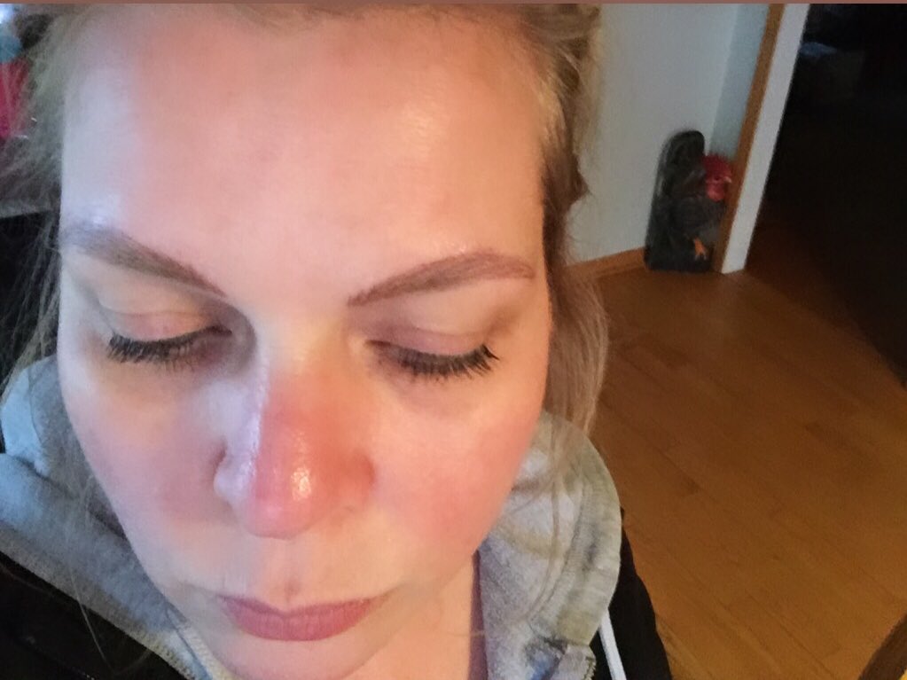 suuZeeQuZee's tweet photo. My girl Casey did my brows #microblading #brows https://t.co/o4OFi0nJcJ
