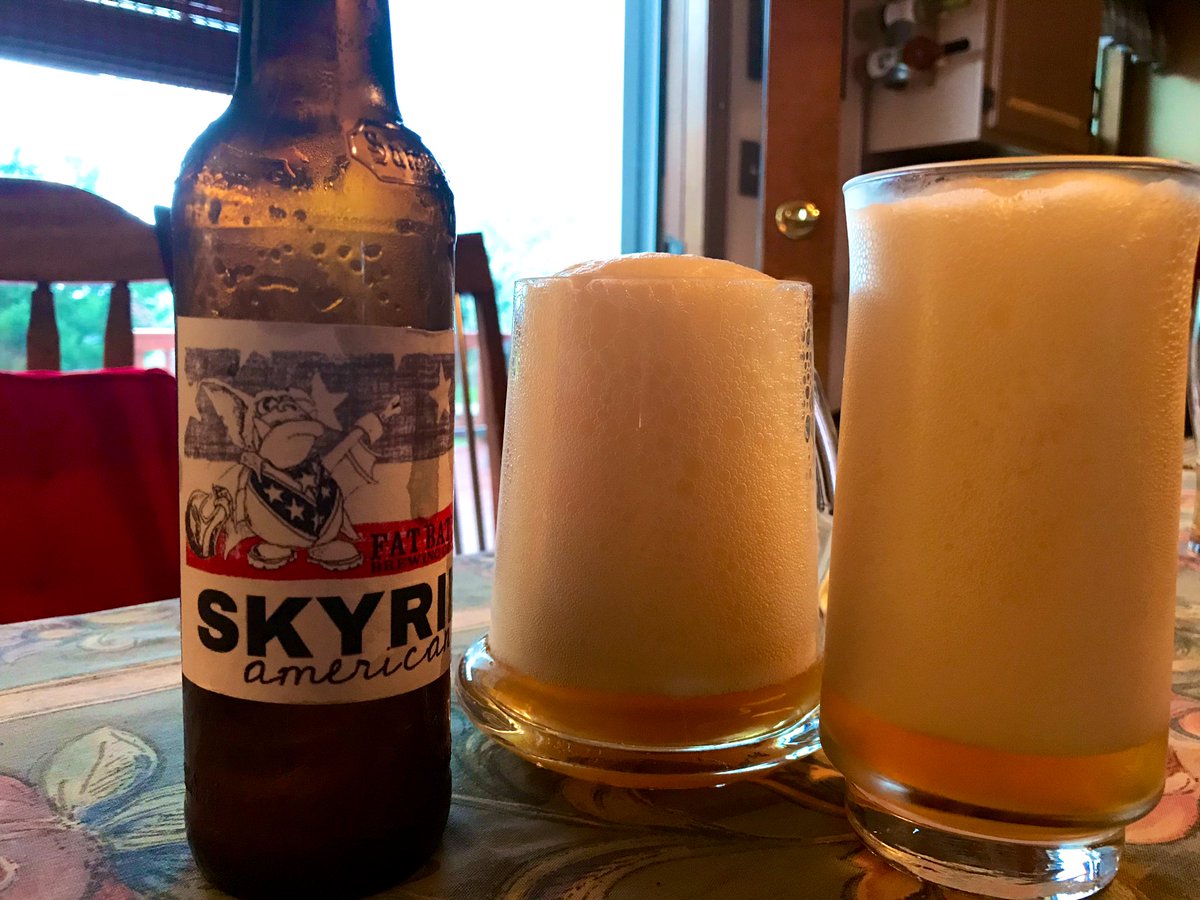 dls425's tweet image. Sharing a classic Skyrider American Ale with my sis and chatting with Mom @S_Bialek @kev1nSm1th @SmithLeary @fatbatbrewing #fatbat #fatbatbrewing #microbrew #Skyrider