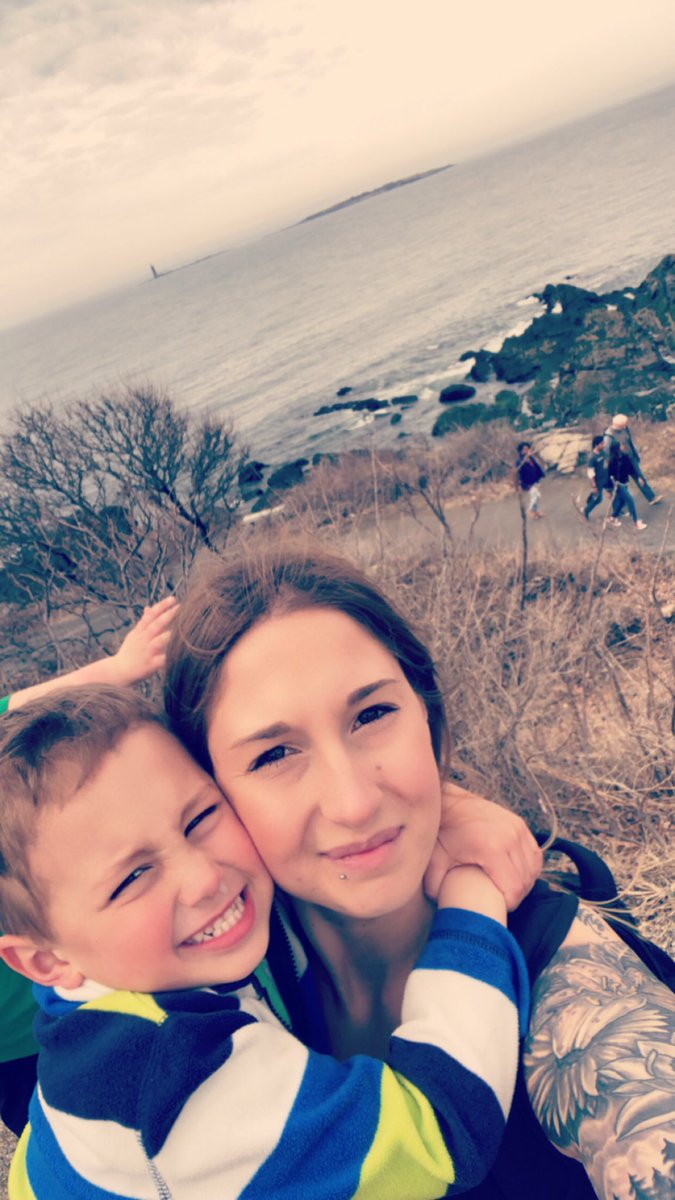 WeatherbeeJill's tweet photo. #Maine #Adventures #Ocean #Fortwilliams #Portlandlighthouse #Pretty #Hike #Climb #Fellonmyass 😂 https://t.co/S7RhUcEDSK