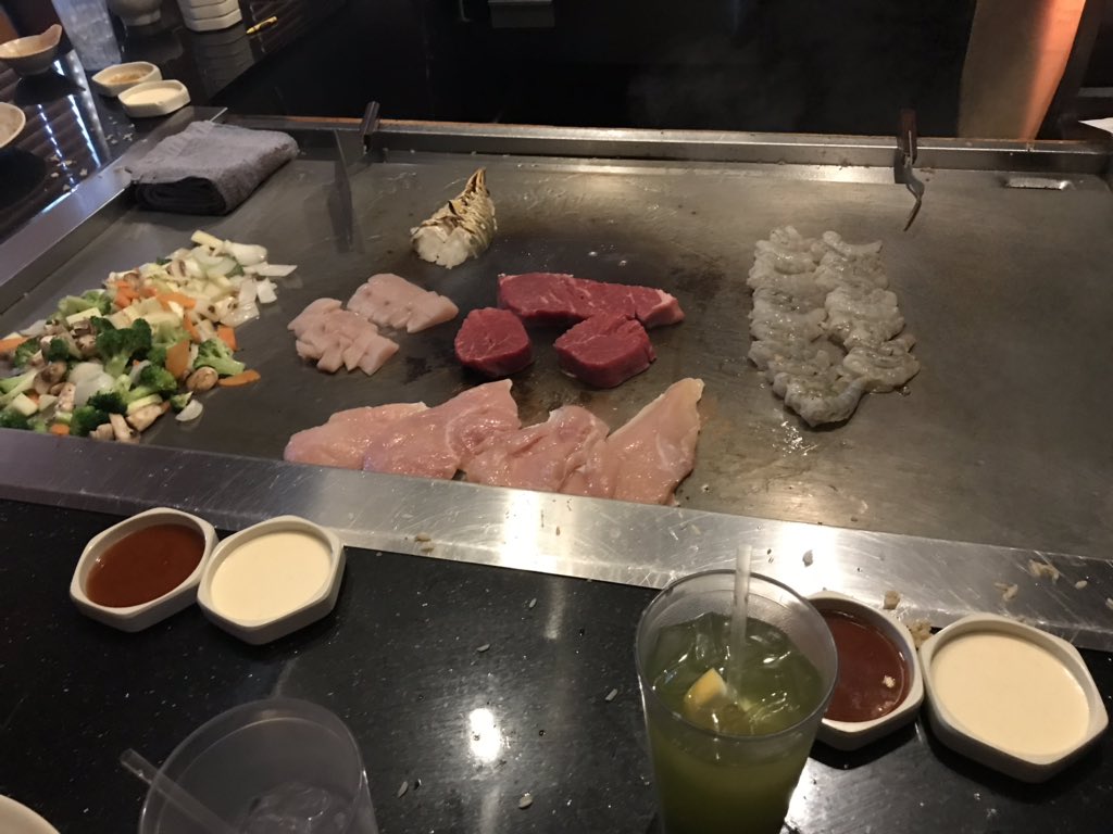 beardveteran's tweet photo. Week early bday celebration at Osaka #Teppenyaki  #filetminon #lobster #meal #Fifty #partyOfSix #japanese https://t.co/56qvarX0Rj