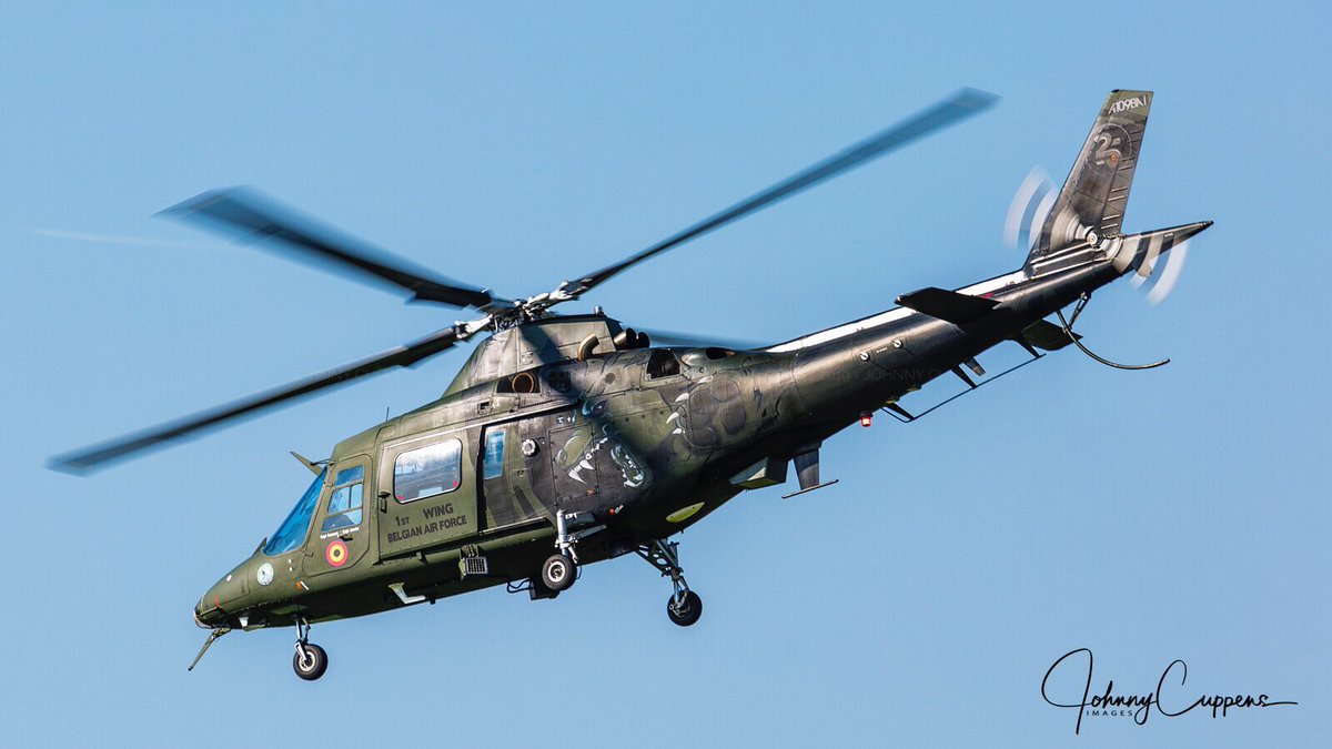 JohnnyCuppens's tweet photo. Belgian Air Force A109 Display Team at the Beauvechain Air Base Day 2019 @BaBday19 @BelgiumDefence @BeAirForce @1WHeli https://t.co/T8XVsmyLyp