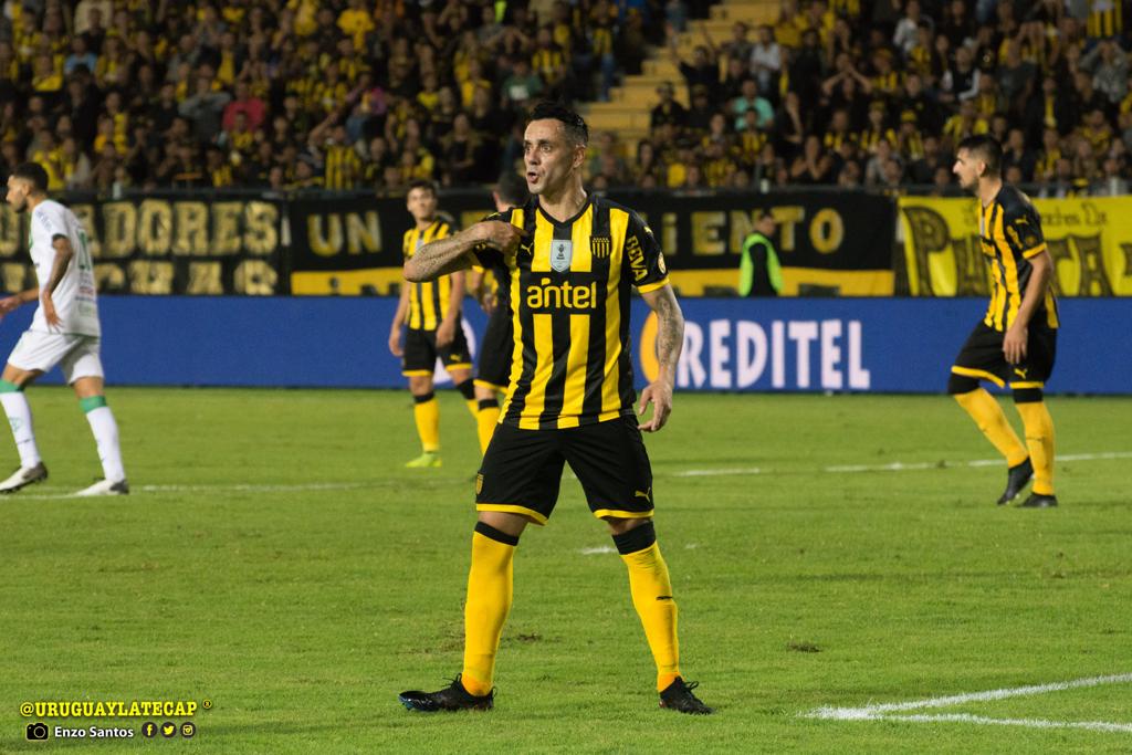 URUGUAYLATECAP's tweet photo. #Dawson 478
#Giovanni 252
#Busquets 283
#Lema 291
#Formiliano 369
#EnzoMartínez 283
#RodrigoRojo 322
#LucasHdez 195
#GuzmanP 367
#Cebolla 343
#Gargano 195
#BrianRod 326
#Canobbio 259
#Novick 48
#Trindade 192
#Lores 95
#GastónRod 72
#JuanIzquierdo 14
#LuisAcevedo 187
#Toro 127 https://t.co/dLZdKkLK2c