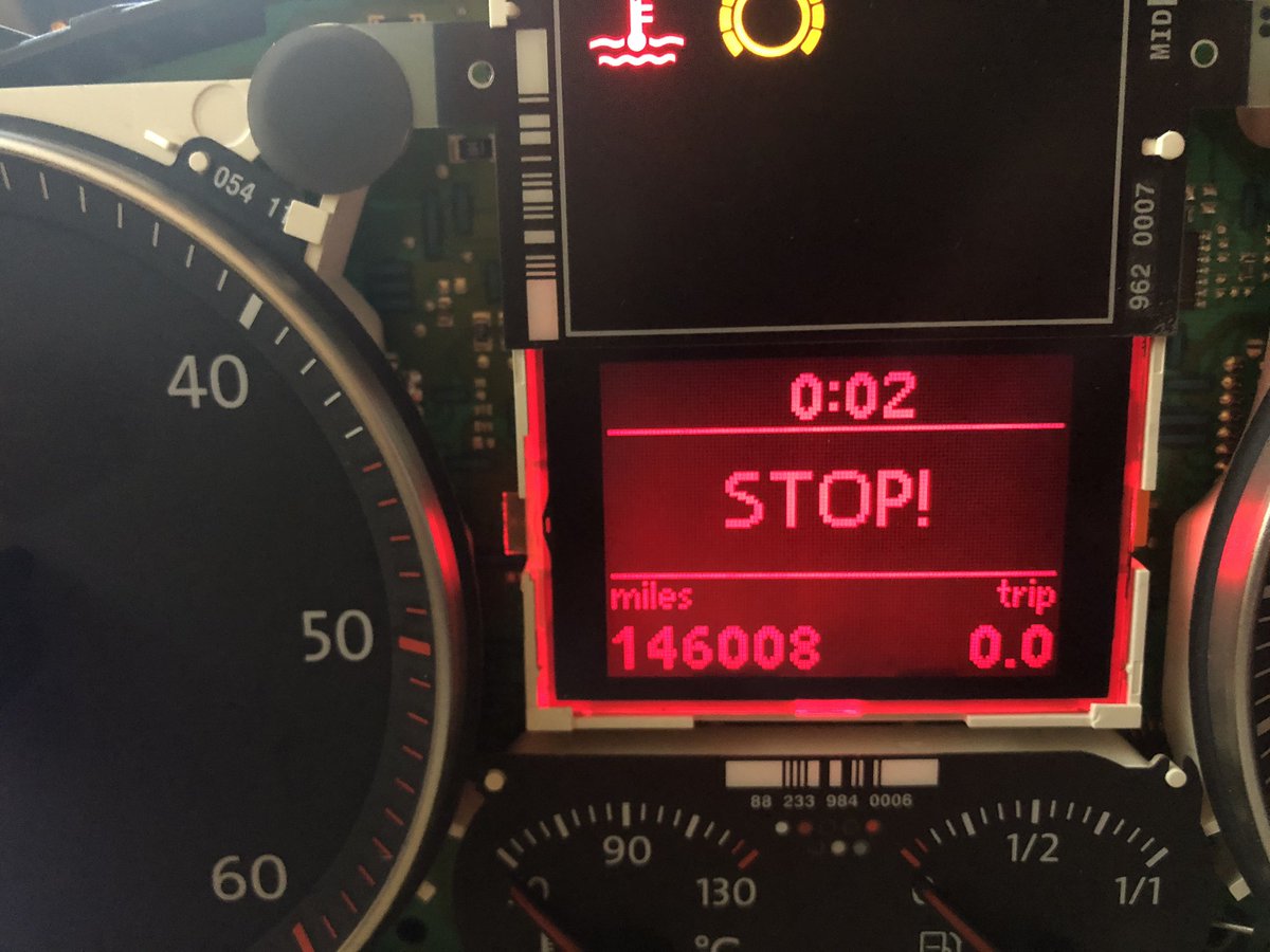 _GarethP's tweet image. Finally made some progress with the instrument cluster I picked up a couple of months back! Coolant and brake fluid pins connected to ground vs not connected. #carhackvillageuk #carhacking