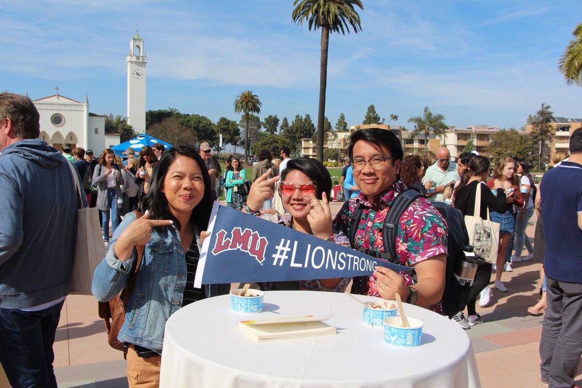 LMUAdmission's tweet photo. #LMUPreviewDay 2019 is wrapping up on Regents Terrace with Ben & Jerry's ice-cream and some sweet beats by LMU's premier a cappella group Notetorious! π¦πΌ
#LMU #LMU23 https://t.co/EsmpppOR0o