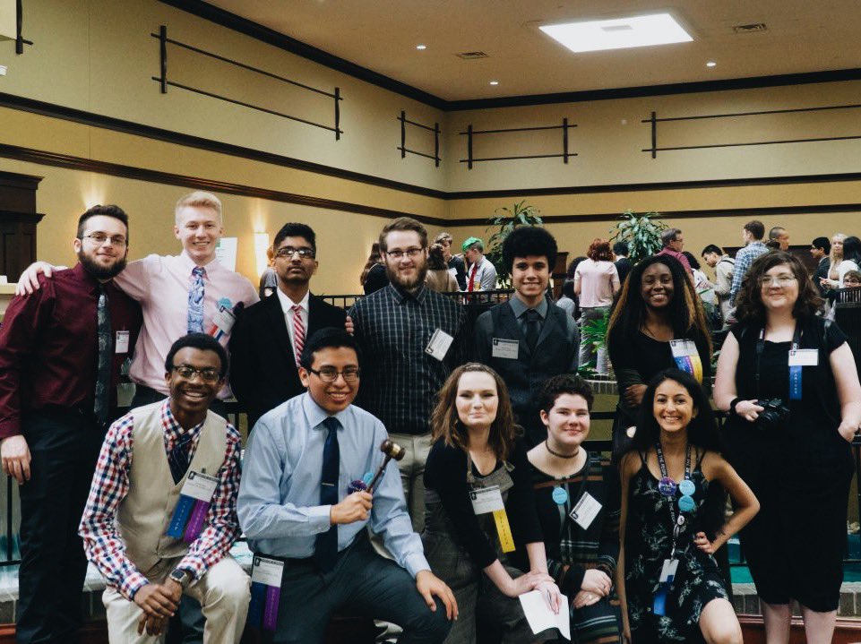 bigbluejsa's tweet photo. Spring State '19 Recap:

• We brought 12 delegates to the convention!
• Darshi Ambani was an attorney for the Mock SCOTUS case
• Jilliana McEvilly and Shania Peterson were Mock SCOTUS justices
• Daniel Sutton was the Chair of the Mock Senatorial Confirmation

(1/2) 🥳 https://t.co/z7LoJQofg6