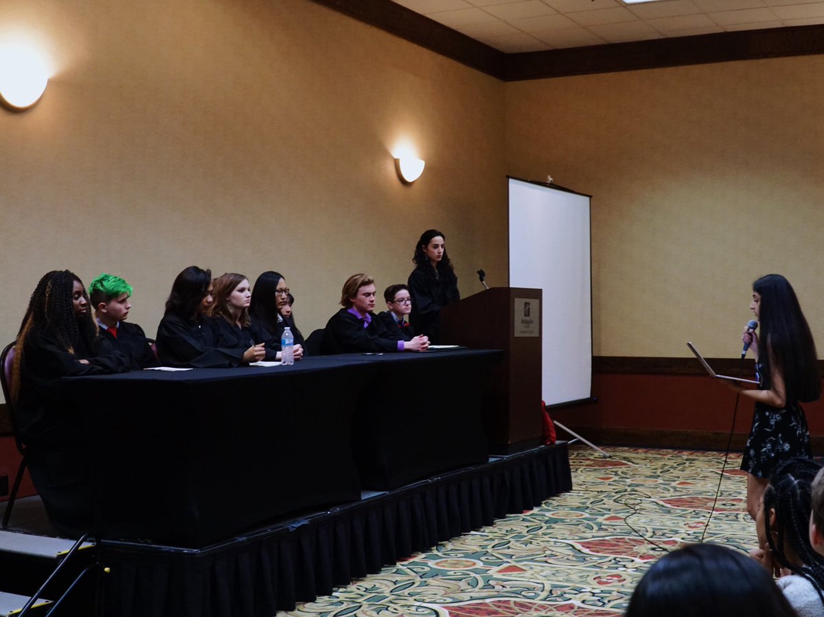 bigbluejsa's tweet photo. Spring State '19 Recap:

• We brought 12 delegates to the convention!
• Darshi Ambani was an attorney for the Mock SCOTUS case
• Jilliana McEvilly and Shania Peterson were Mock SCOTUS justices
• Daniel Sutton was the Chair of the Mock Senatorial Confirmation

(1/2) 🥳 https://t.co/z7LoJQofg6
