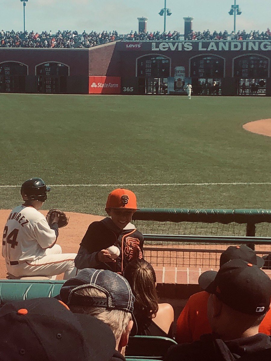 carrie farrell tweet media