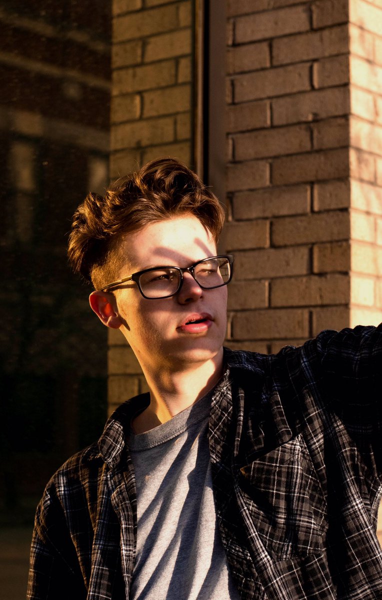 burtchphotos's tweet photo. Logan: ew I can’t model never take my pics
Also Logan: https://t.co/zQCyTslJLu