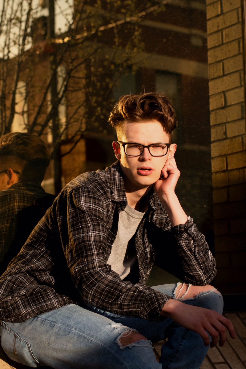 burtchphotos's tweet photo. Logan: ew I can’t model never take my pics
Also Logan: https://t.co/zQCyTslJLu